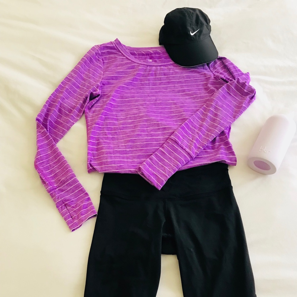 GapFit Breathe Long Sleeve Shirt - new w/o tags